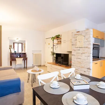 Blueberry - Historic Center Maggiore Apartament Luino