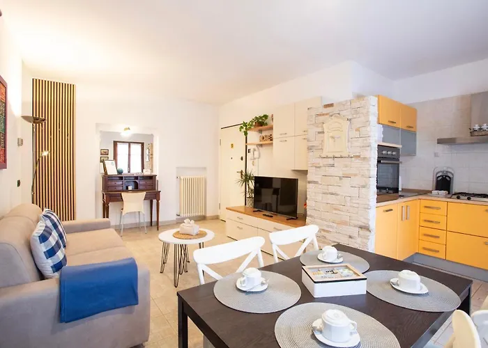 Blueberry - Historic Center Maggiore Apartament Luino